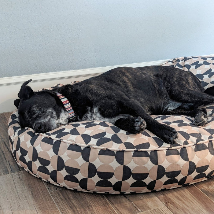 Oval Lounger Bed